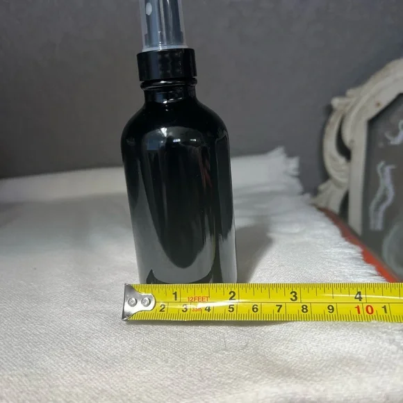 Gardenia Body Mist - Black Bottle - Picture 4 of 5